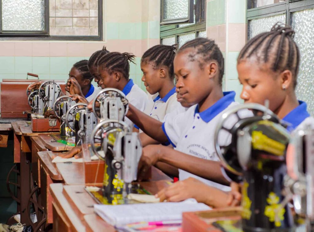 ISEM apoyará un proyecto de capacitación de mujeres vulnerables