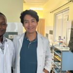 La labor de los doctores que vienen aquí es doble. Por un lado, la atención a pacientes que no pueden permitirse pagar por ir al médico. Gracias a las revisiones que realizan a los más necesitados, entre ellos todos los niños de los orfanatos a los que acudimos, muchas personas tienen una mejor calidad de vida.