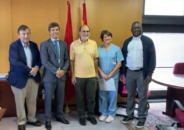 El equipo de SEYA trabajó diligentemente para garantizar que cada artículo médico fuera clasificado y empacado adecuadamente, asegurando así su pronta entrega en la República Democrática del Congo.