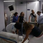 Queremos dotarlo con material, acceso al agua corriente potable, instalaciones sanitarias, para que dé un servicio de calidad. Queremos desplazar un equipo médico desde España para que realice operaciones quirúrgicas que no se hacen allí y forme a los médicos y sanitarios.
