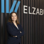 Asimismo es Diputada del Ilustre Colegio de la Abogacía de Madrid (ICAM), responsable de innovación, tecnología y cultura. También ha colaborado como oradora en numerosas instituciones e imparte habitualmente clases en diversas universidades y centros educativos: ECAM, ISDE, ICADE, Carlos III, entre otras.