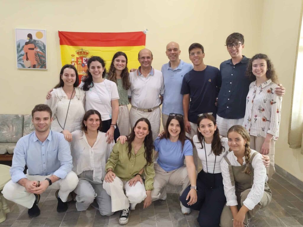 Obtuvimos resultados preliminares sobre la prevalencia del virus del papiloma humano (VPH), con una positividad media del 24% y hasta un 30% en grupos de riesgo. Estamos muy orgullosos del trabajo realizado tanto dentro del equipo español como en colaboración con los profesionales del hospital Monkole. Según la Organización Mundial de la Salud (OMS) el virus del papiloma humano causa cerca del 99 % de los casos de cáncer de cervix.