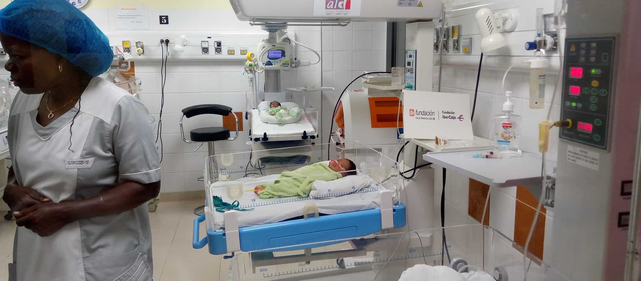 El proyecto, titulado “Mejora de las condiciones de atención sanitaria neonatal del Hospital General de Referencia Monkole, en Kinshasa, República Democrática del Congo“, se proponía reforzar el Servicio de Neonatología del Hospital Monkole mediante la adquisición de medicamentos necesarios para el buen cuidado de los neonatos, y ampliar los conocimientos y habilidades del personal sanitario del Servicio de Neonatología del Hospital Monkole. Con ello, se mejorará la atención ofrecida a los neonatos en Kinshasa (principalmente las comunas de Mont-Ngafula, donde se encuentra el Hospital