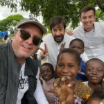 Juntos empezaron el proyecto de la Pediatría de Kimbondo. Con la ayuda de varias ONG se fueron edificando distintos pabellones: cardiología, consultas externas, etc. Todavía hoy se pueden ver los nombres de los donantes de cada construcción.