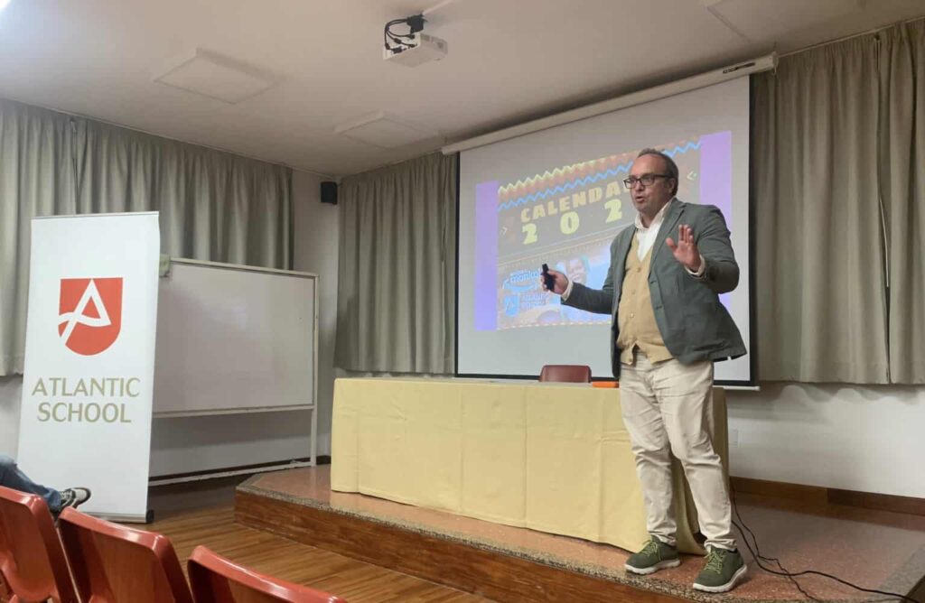 Esta pasada semana estuvo nuestro director de Marketing y Comunicación, Gabriel González-Andrío, recorriendo Las Palmas de Gran Canaria para promocionar los proyectos que desarrollamos desde la Fundación Amigos de Monkole. Primero tuvimos una interesante reunión con empresarios y profesionales de la Isla. Los dos días siguientes impartimos más de 15 sesiones informativas sobre Monkole a los directivos y estudiantes del prestigioso colegio Atlantic School.