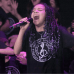 El concierto incluye un gran repertorio de temas míticos del pop rock que nos transportarán en un viaje por la historia musical, con los que emocionarán al público de todas las edades