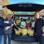 El evento comenzó a las 9:00 de la mañana con decenas de corredores trayendo sus bolsas con alimentos