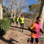 El evento comenzó a las 9:00 de la mañana con decenas de corredores trayendo sus bolsas con alimentos