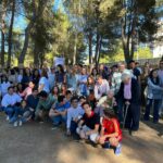 Después de la comida tuvimos una tertulia familiar en la que el presidente de la Fundación Amigos de Monkole, Enrique Barrio, nos contó las últimas noticias sobre los proyectos que estamos desarrollando sobre el terreno en la República Democrática del Congo, muchos de ellos a través del hospital materno infantil Monkole. También tuvimos la suerte de contar con la presencia y el testimonio de dos jóvenes enfermeras congoleñas de la escuela de enfermería ISSI. Ambas enfermeras están haciendo prácticas en la Clínica Universidad de Navarra en Madrid.