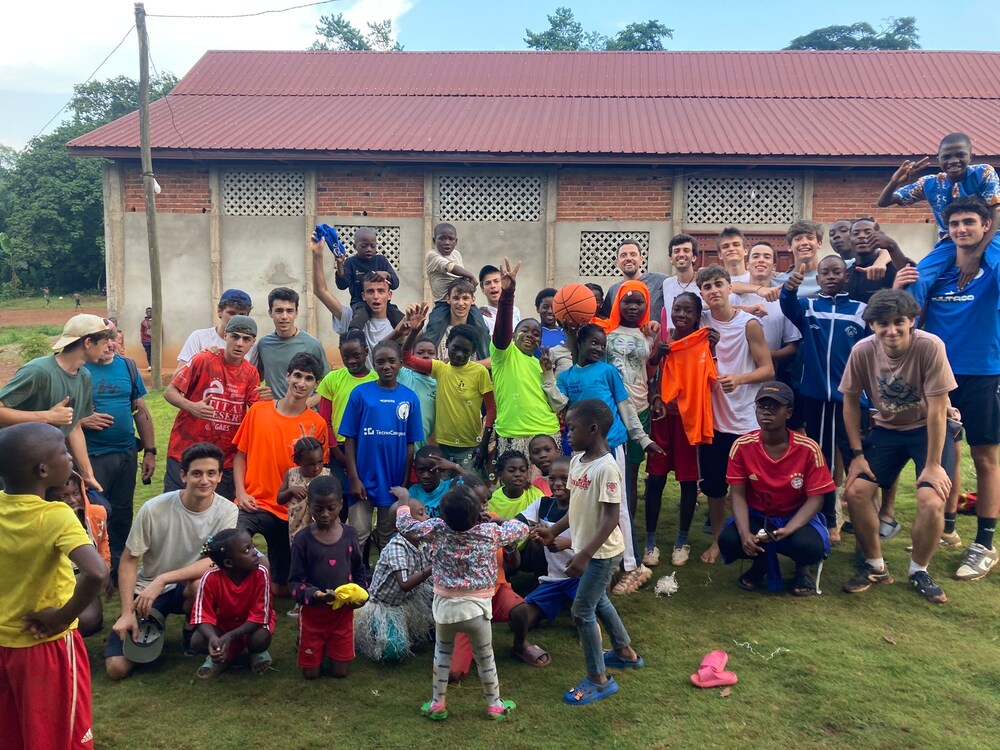 15 días de solidaridad en el Colegio Azobe de Camerún